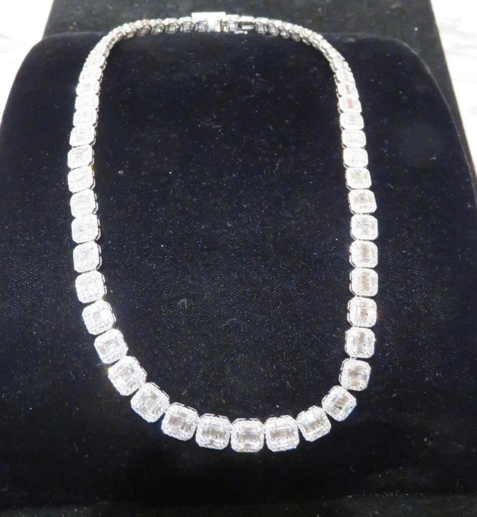 18KT GOLD LRG 15CT GORGEOUS GRAND DIAMOND NECKLACE (1 of 2)