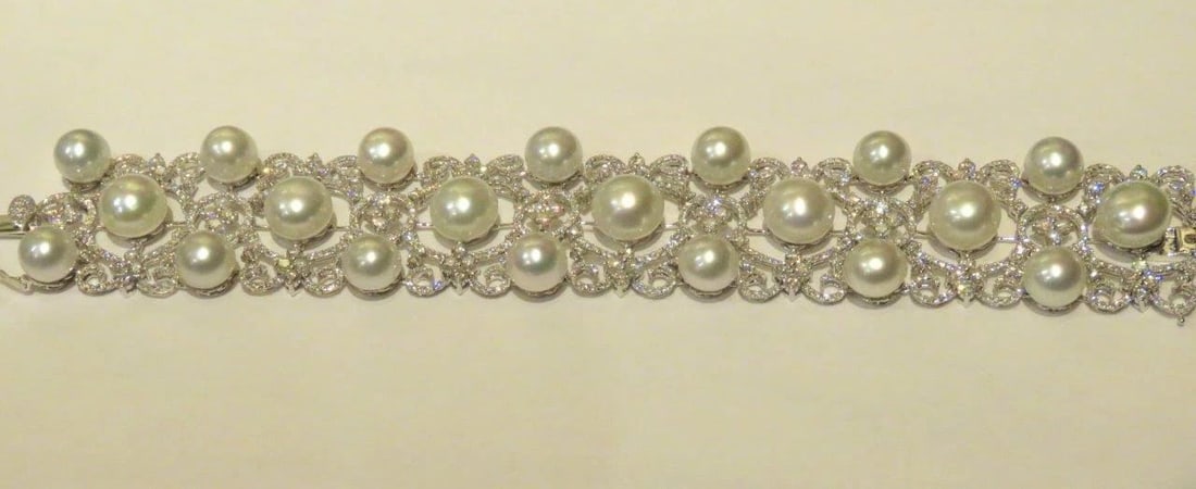 18KT LRG SOUTH SEA PEARL 17CT DIAMOND BRACELET (1 of 2)