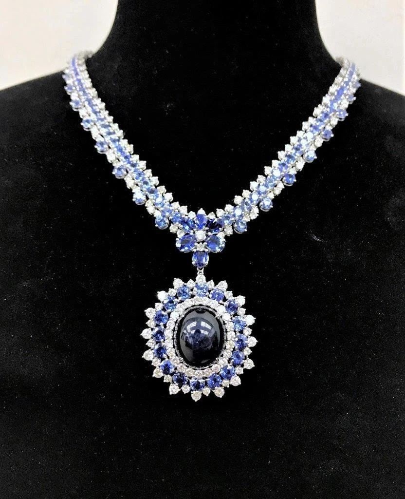 18KT GOLD 62CT SAPPHIRE DIAMOND NECKLACE (1 of 2)