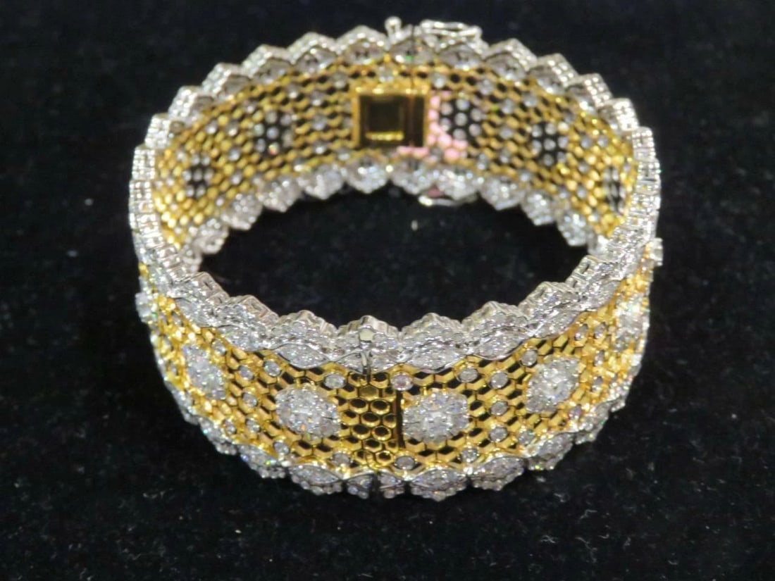 18KT GOLD FANCY DIAMOND FLORAL CUFF BANGLE BRACELET: 18KT GOLD FANCY DIAMOND FLORAL CUFF BANGLE BRACELET The Following Items we are offering is a Rare Important Radiant 18KT Gold Rare Fancy Diamond Bangle Cuff Bracelet. Bangle is Beautifully comprised