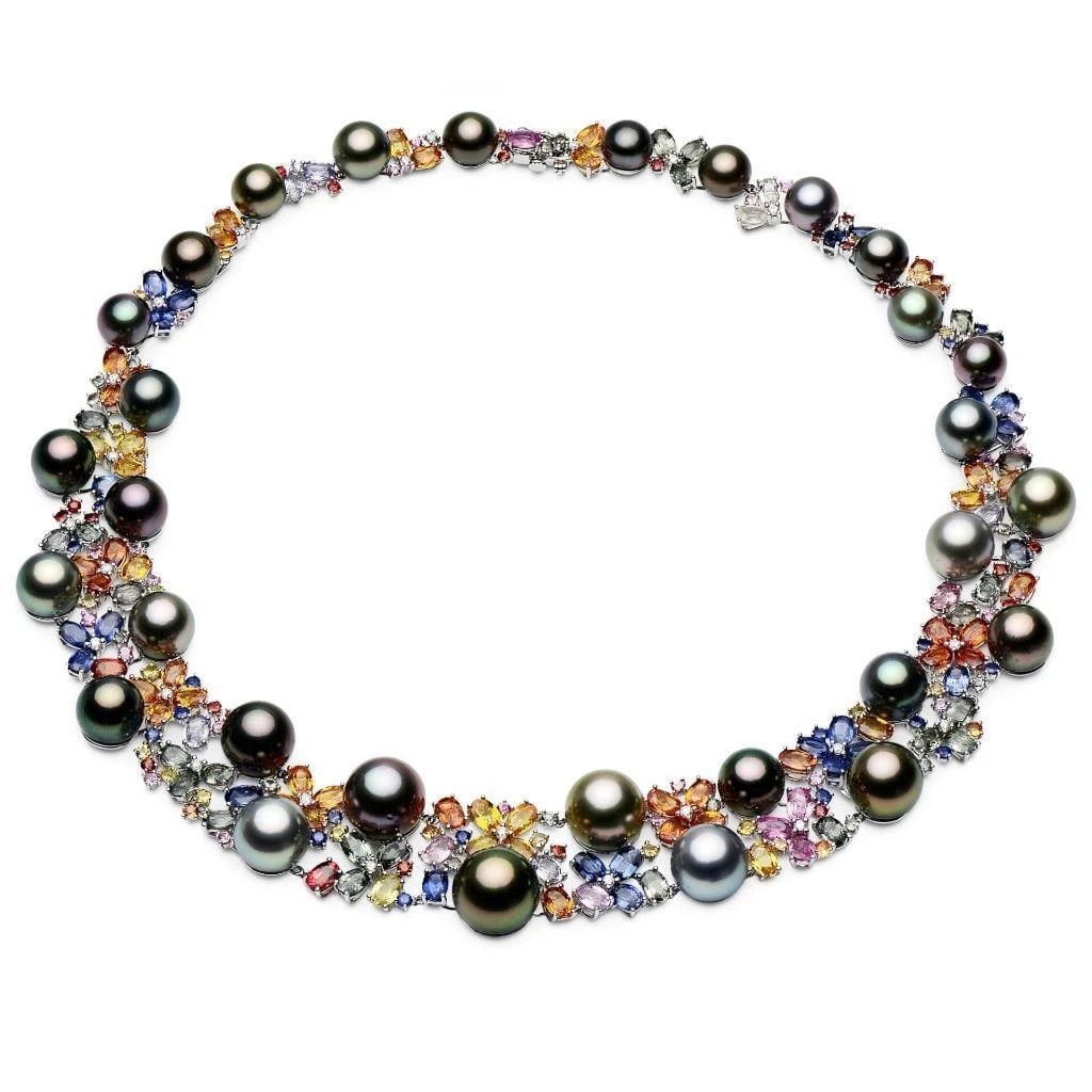 18KT LARGE BLACK TAHITIAN PEARL MULTI SAPPHIRE NECKLACE!: 18KT LARGE BLACK TAHITIAN PEARL MULTI SAPPHIRE NECKLACE! The following Item we are Offering is this Magnificent 18KT Gold Large Tahitian Pearl and Multi Sapphire and Diamond Necklace. This Gorgeous Ne