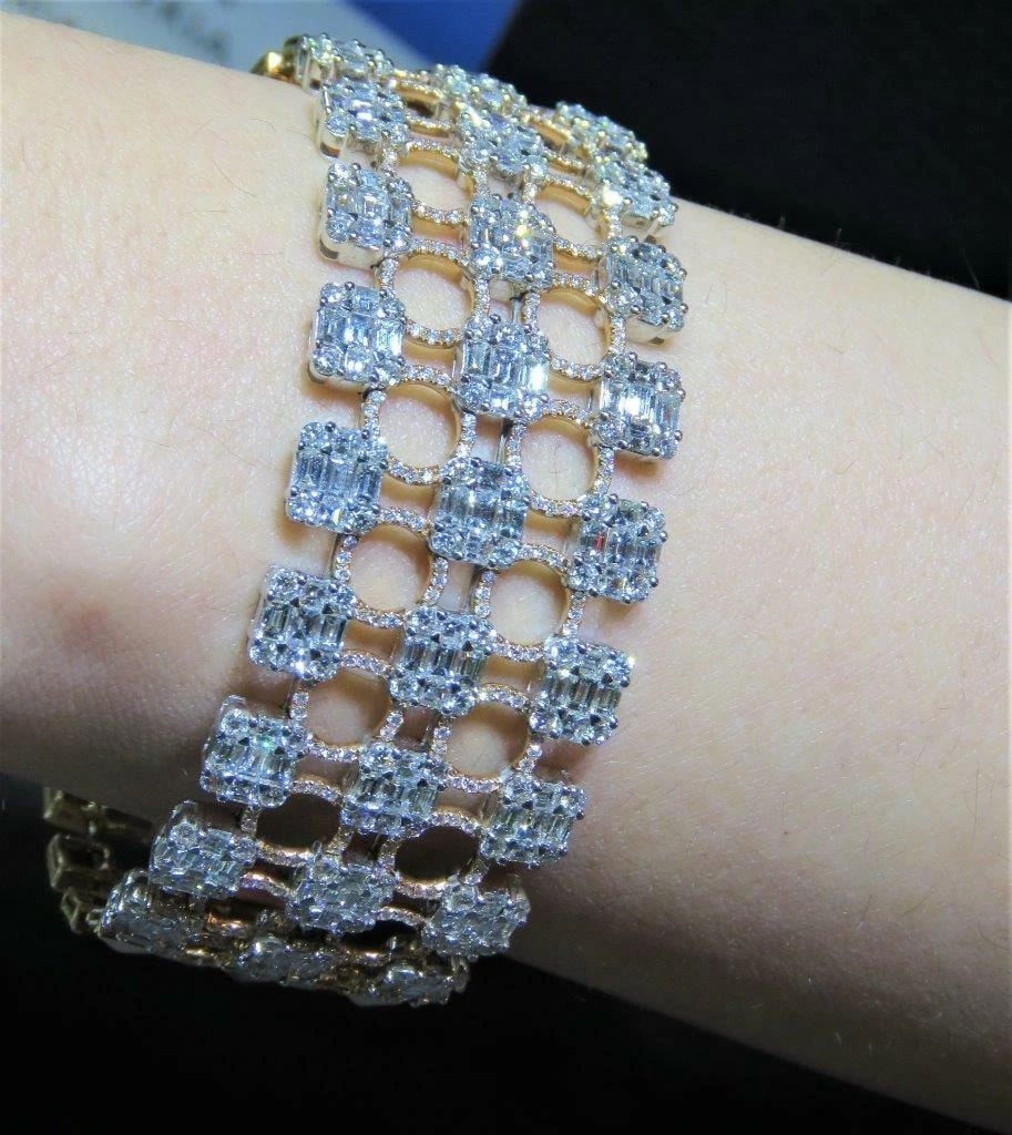 18KT GOLD FANCY DIAMOND TRIPLE ROW BOXED CUFF BANGLE (1 of 2)