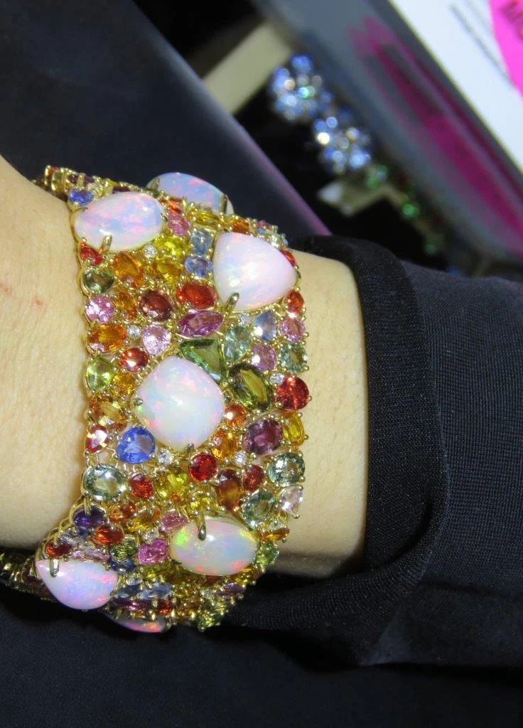 18KT RARE WHITE OPAL DIAMOND MULTI RAINBOW SAPPHIRE BRACELET (1 of 2)
