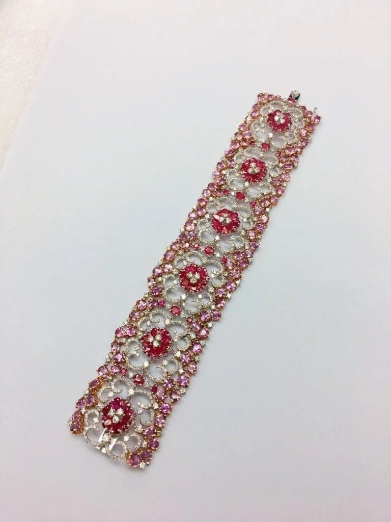 18KT GOLD GORGEOUS LARGE RUBY DIAMOND BRACELET (1 of 2)