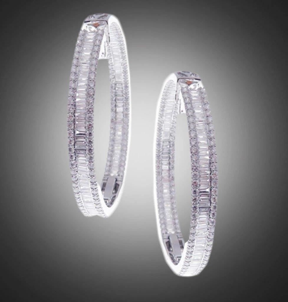18KT GOLD RARE LRG 14CT HOOP INSIDE OUT DIAMOND EARRINGS: 18KT GOLD RARE LRG 14CT HOOP INSIDE OUT DIAMOND EARRINGS The Following Items we are offering is a Rare Important Radiant Pair of 18KT Gold Large Glistening Magnificent Large Fancy Diamond Hoop