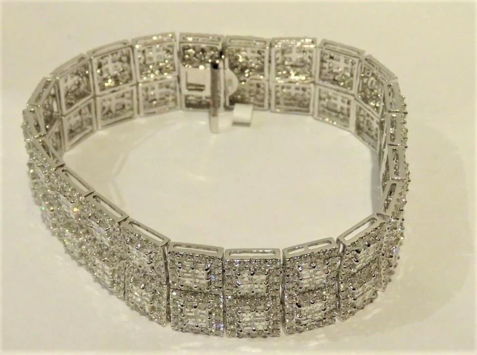 RARE CERTIFIED 18KT GOLD LARGE DECO STYLE DIAMOND BRACELET (1 of 2)