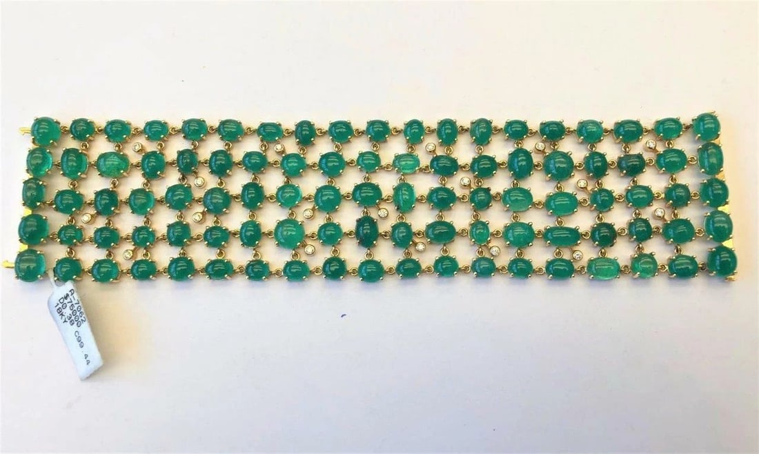 18KT GORGEOUS 100CT EMERALD CABOCHON DIAMOND BRACELET (1 of 2)