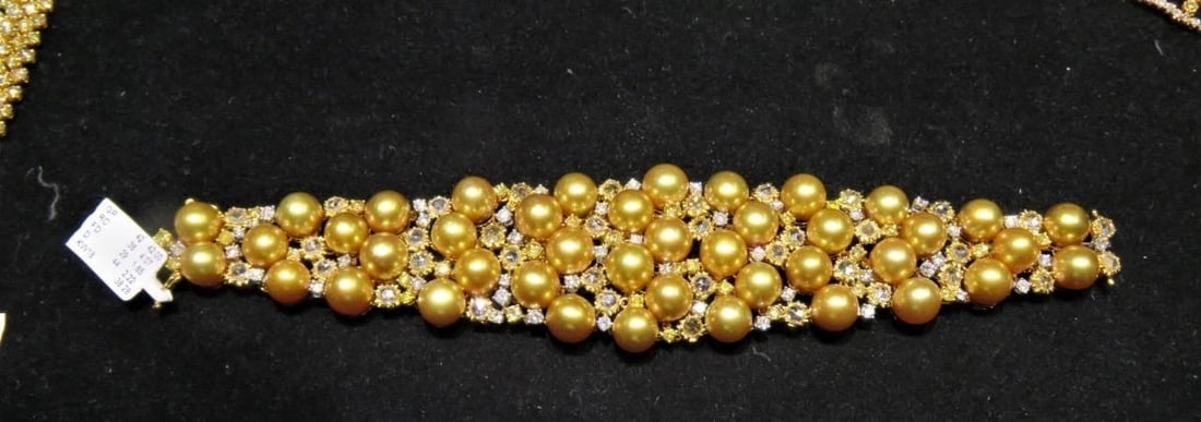 18KT GOLD SOUTH SEA PEARL ROSE CUT DIAMOND YELLOW DIAMOND BRACELET (1 of 2)