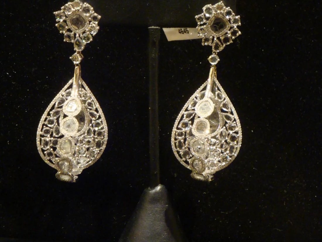 18KT GOLD 24 CT FANCY DIAMOND EARRINGS!! (1 of 2)