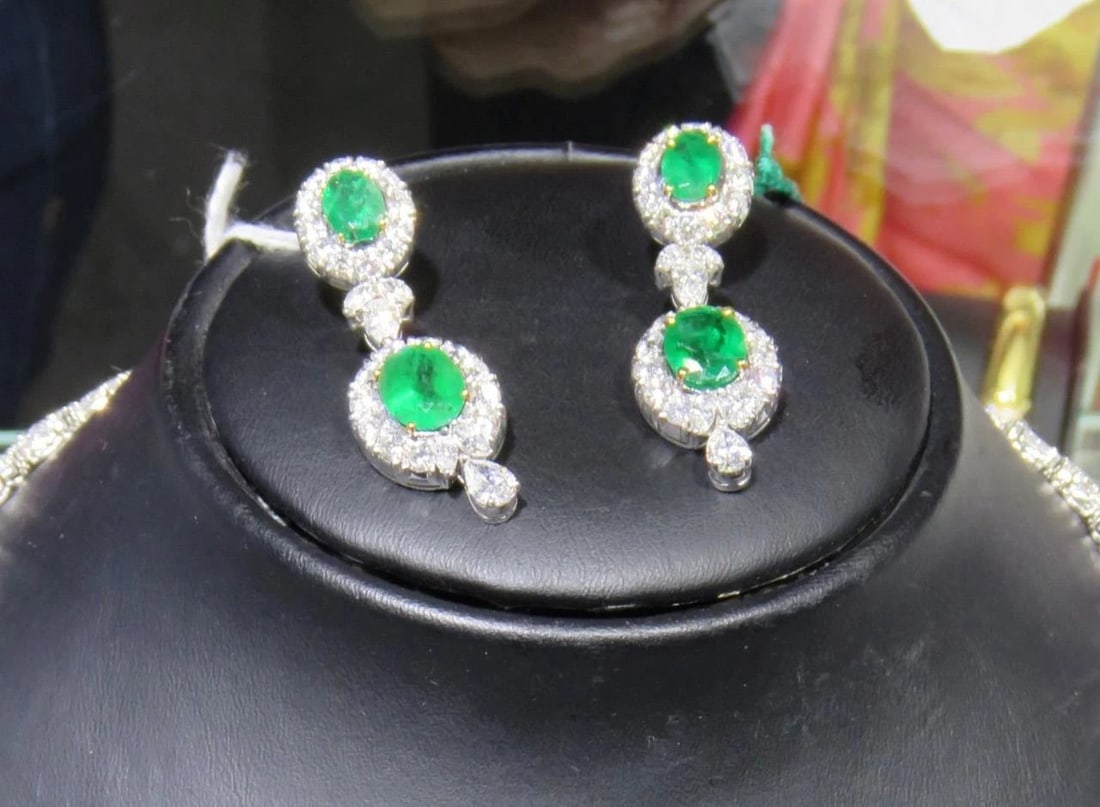 18KT GOLD FANCY GORGEOUS EMERALD DIAMOND DANGLE EARRINGS (1 of 1)