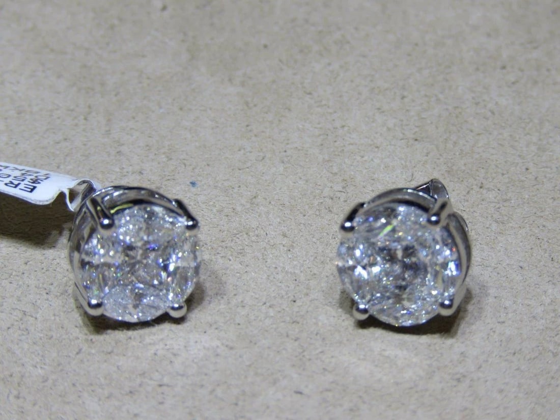 18KT GOLD LRG 4CT GLITTERING DIAMOND STUD EARRINGS (1 of 2)