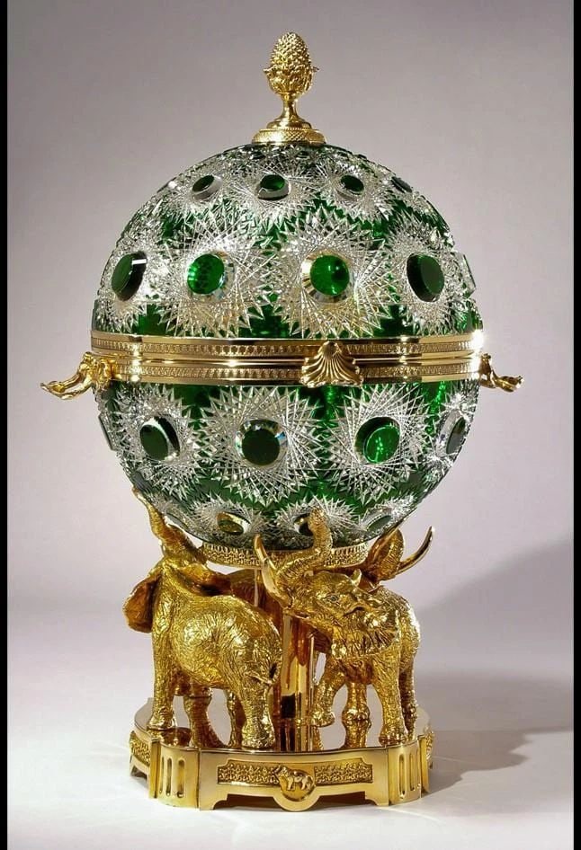 BEAUTIFUL GOLD CAVIAR SERVICE FRENCH GREEN DIAMOND CUT CRYSTAL EGG SERVER (1 of 2)
