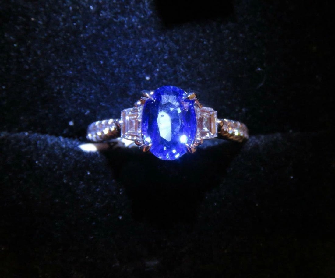 18KT GORGEOUS GIA CERTIFIED CEYLON SAPPHIRE DIAMOND RING (1 of 2)