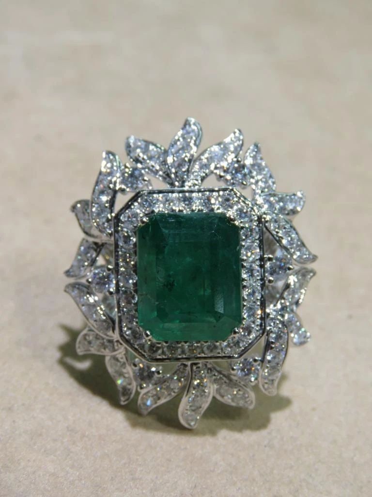 18KT GOLD FANCY LARGE HUGE GORGEOUS EMERALD DIAMOND RING (1 of 1)