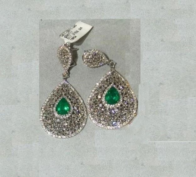 18KT FANCY LRG DIAMOND EMERALD DANGLE EARRINGS: 18KT FANCY LRG DIAMOND EMERALD DANGLE EARRINGS The Following Items we are offering is a Important Rare Pair of Magnificent 18KT Gold Fancy Emerald and Rose Cut and Round Cut Diamond Dangle Chandelier
