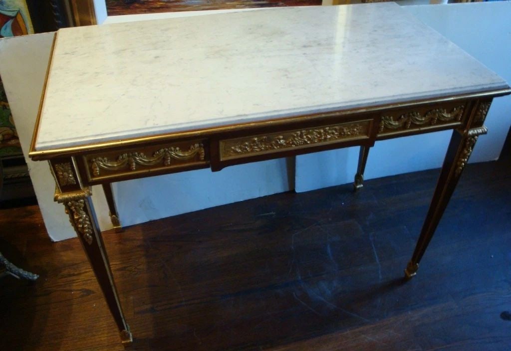 BEAUTIFUL MUSEUM QTY FRENCH ORMOLU MOUNTED MAHAGONY CENTER TABLE CIRCA 1900'S (1 of 2)