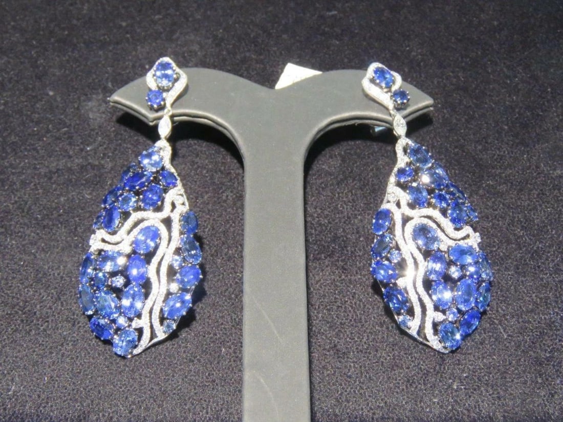 18KT GOLD GORGEOUS LRG BLUE SAPPHIRE DIAMOND DANGLE EARRINGS (1 of 2)