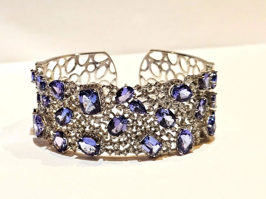 18KT MAGNIFICENT FANCY TANZANITE DIAMOND BANGLE BRACELET (1 of 2)