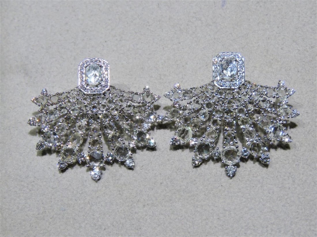 18KT GLITTERING FANCY 10CT ROSE CUT DIAMOND FAN EARRINGS: 18KT GLITTERING FANCY 10CT ROSE CUT DIAMOND FAN EARRINGS The Following Item we are offering are these Extremely Rare Beautiful 18KT Gold Fine Large Fancy Rose Cut White Diamond Earrings. Each Earring
