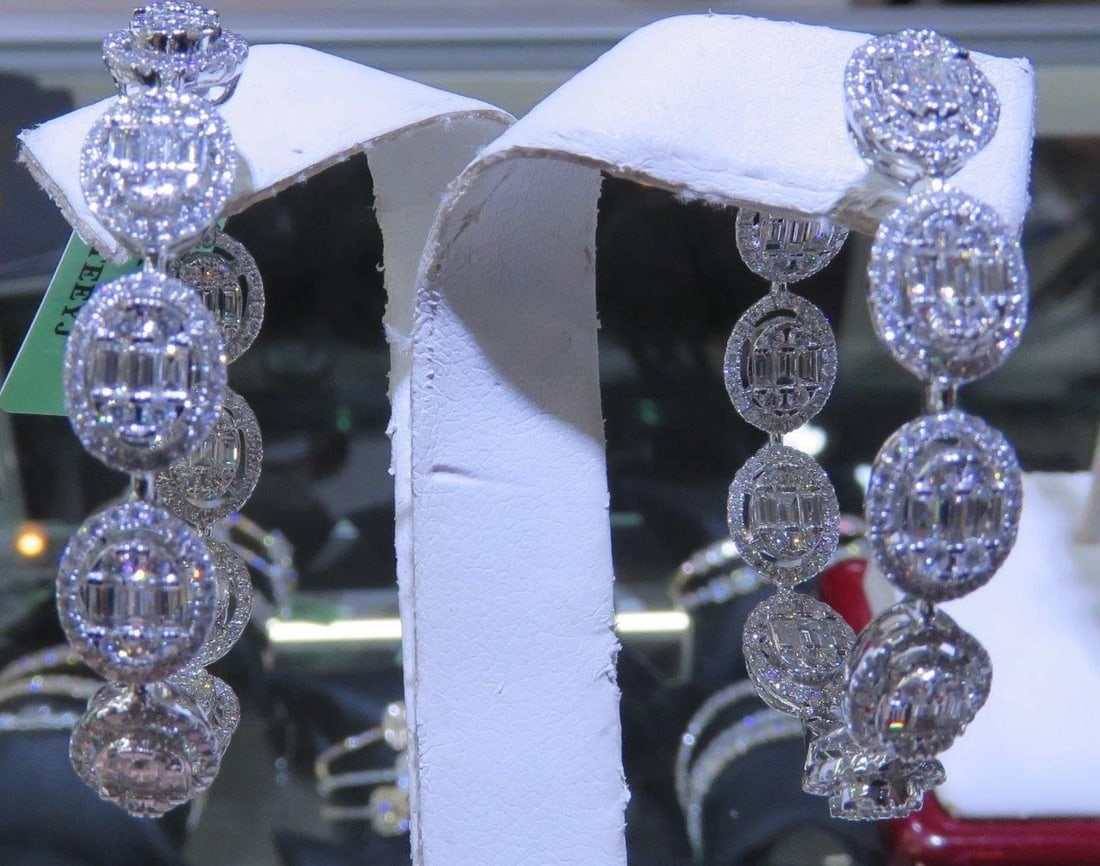 18KT GOLD RARE GORGEOUS LG DIAMOND INSIDE OUT HOOP EARRINGS: 18KT GOLD RARE GORGEOUS LG DIAMOND INSIDE OUT HOOP EARRINGS The Following Items we are offering is a Rare Important Radiant Pair of 18KT Gold Glistening Magnificent Diamond Hoop Earrings. Each Earring