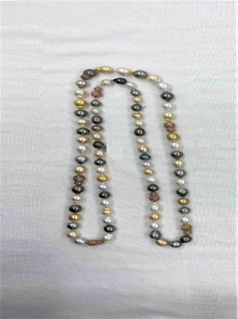 18KT LG SOUTH SEA TRI COLOR PEARL DIAMOND NECKLACE: 18KT LG SOUTH SEA TRI COLOR PEARL DIAMOND NECKLACE The Following Item we are offering is this Beautiful Rare Important 18KT White Gold Pearl and Diamond Necklace. Bracelet is comprised of 75 Beautiful