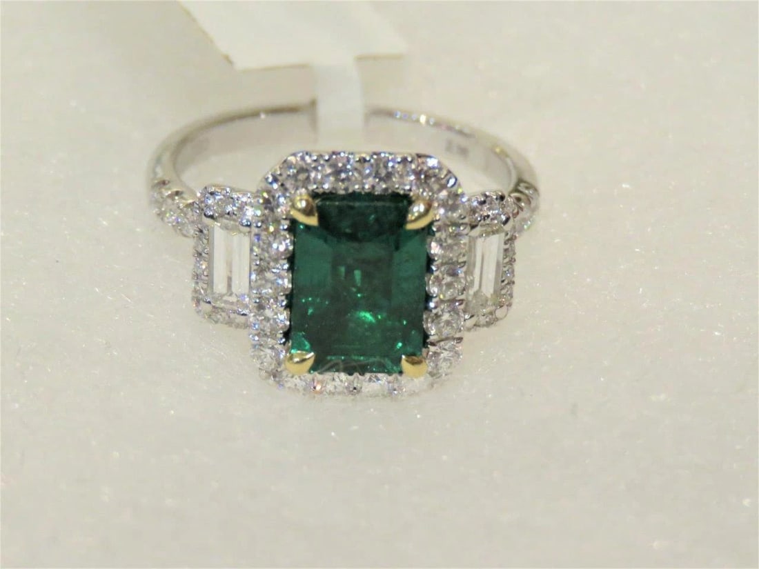 18KT LARGE GIA CERTIFIED EMERALD DIAMOND RING (1 of 2)