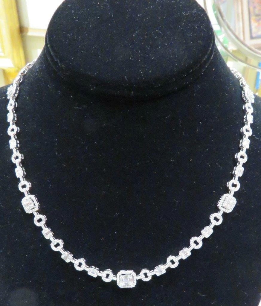 18KT RARE DIAMOND NECKLACE (1 of 2)