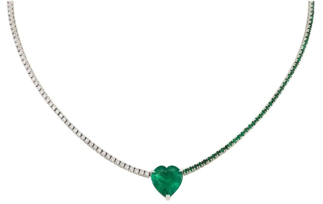 IMPORTANT 18KT GOLD EMERALD DIAMOND HEART NECKLACE: IMPORTANT 18KT GOLD EMERALD DIAMOND HEART NECKLACE A Rare 18KT White Gold Emerald Diamond Necklace. Necklace is comprised of Finely Set Glittering Gorgeous Heart Shaped Emerald adorned with Diamonds a