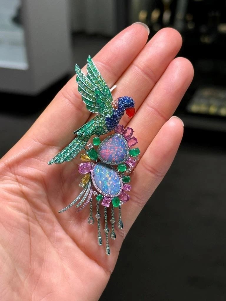 18KT LARGE BLACK OPAL SAPPHIRE DIAMOND PARROT BROOCH PIN (1 of 2)