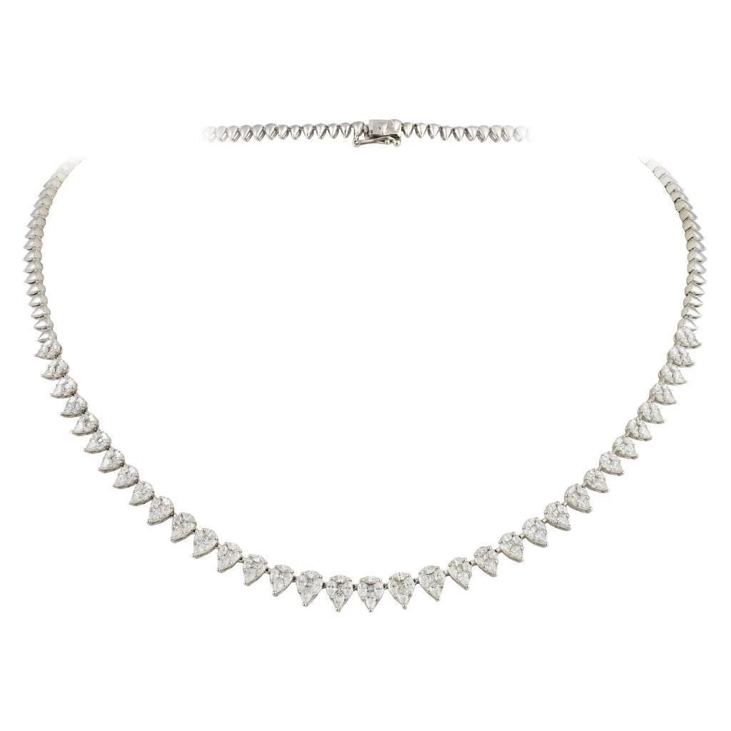 18KT FANCY 5.50CT GORGEOUS STRAND DIAMOND NECKLACE: 18KT FANCY 5.50CT GORGEOUS STRAND DIAMOND NECKLACE The Following Item we are offering is this Rare Important Radiant 18KT Gold Gorgeous Glittering and Sparkling Magnificent Fancy Strand Diamond Neckla