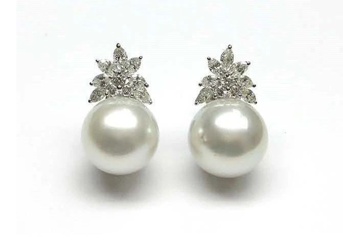18KT MAGNIFICENT LRG SOUTH SEA PEARL DIAMOND EARRINGS (1 of 2)