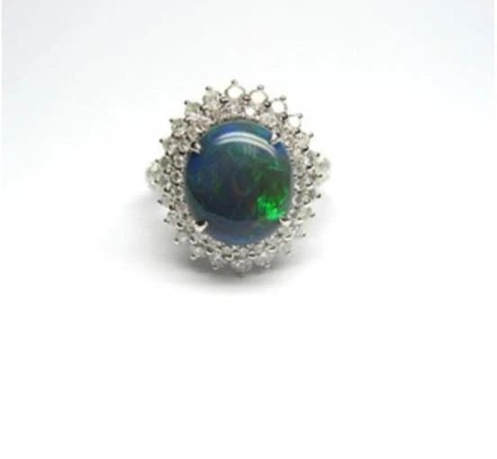 18KT GOLD LRG 6CT BLACK OPAL WHITE DIAMOND RING (1 of 2)