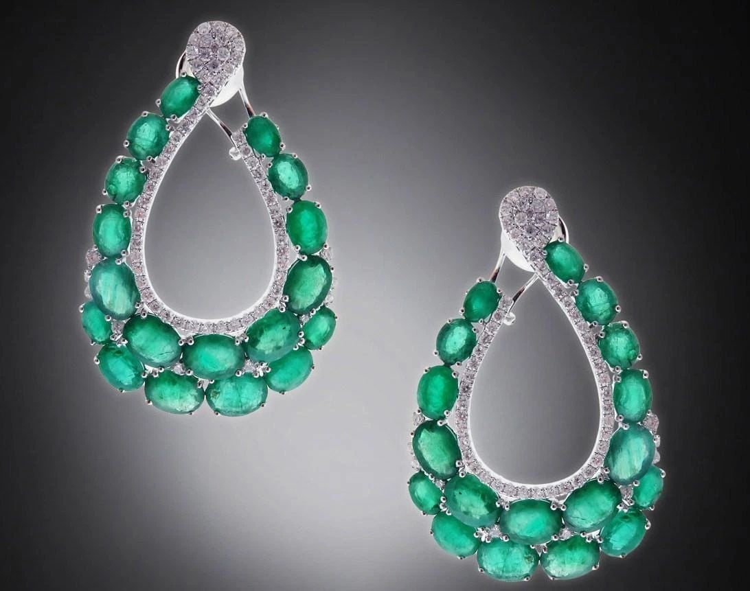 18KT GOLD LRG 30CT GLITTERING DIAMOND & EMERALD EARRINGS (1 of 2)