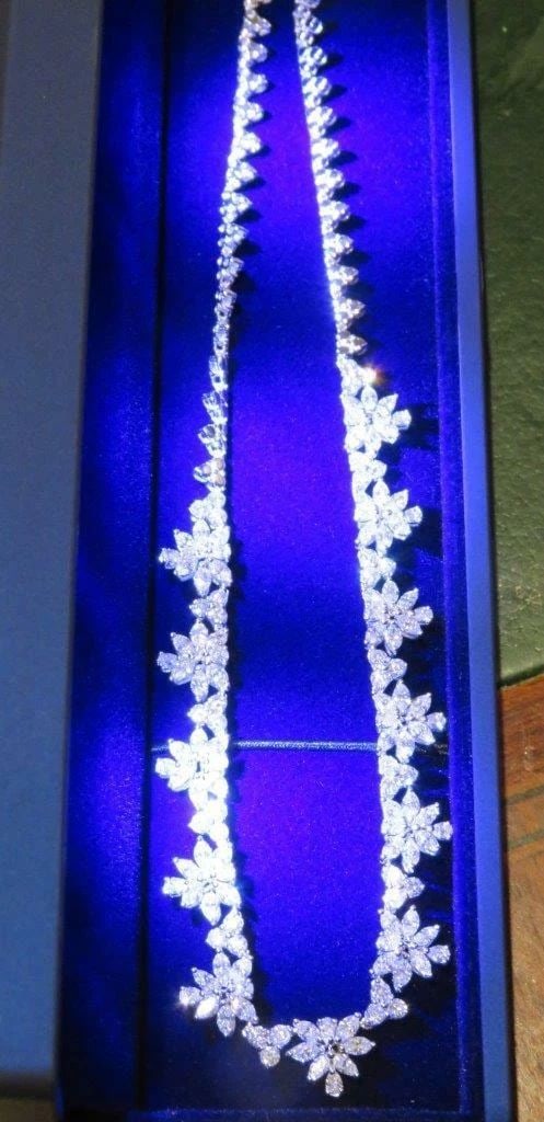 18KT GOLD 8CT FANCY CUT GORGEOUS DIAMOND NECKLACE: 18KT GOLD 8CT FANCY CUT GORGEOUS DIAMOND NECKLACE The Following Item we are offering is this Rare Important 18KT GOLD FANCY CUT DIAMOND GOLD NECKLACE