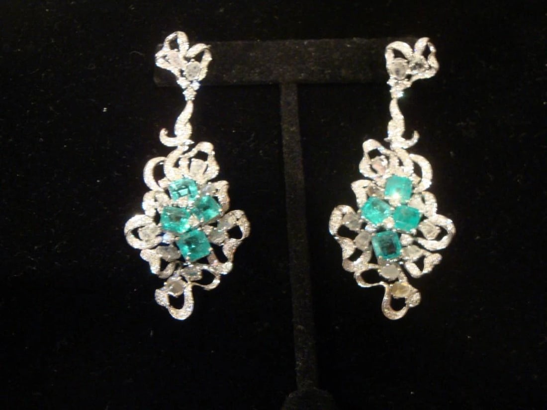 18KT GOLD LRG 13CT GLITTERING DIAMOND & EMERALD EARRINGS (1 of 2)