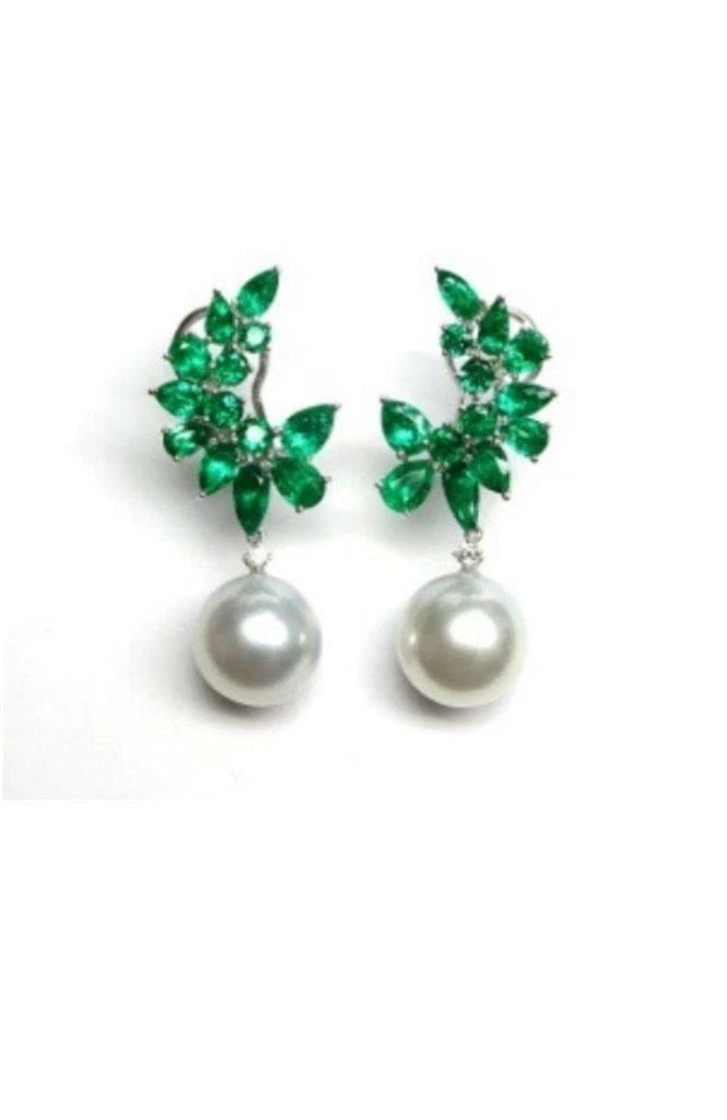 18KT FANCY SOUTH SEA LARGE PEARL GLITTERING EMERALD DIAMOND EARRINGS (1 of 2)