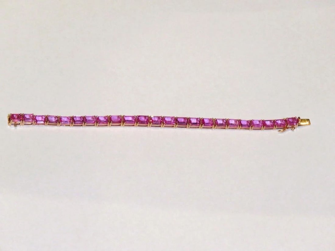 18KT GOLD GORGEOUS 24CT PINK SAPPHIRE EMERALD CUT BRACELET (1 of 2)