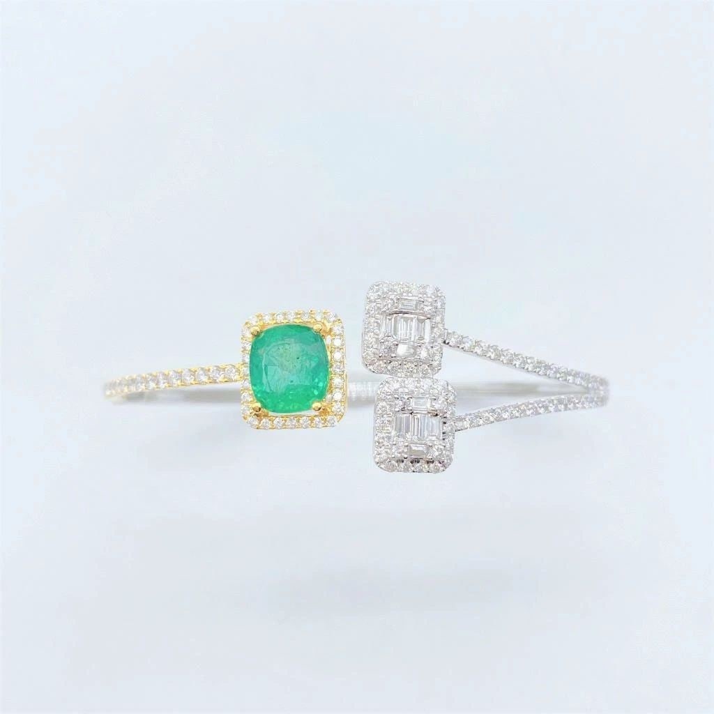 18KT GOLD FANCY GORGEOUS 4CT EMERALD DIAMOND BANGLE (1 of 2)