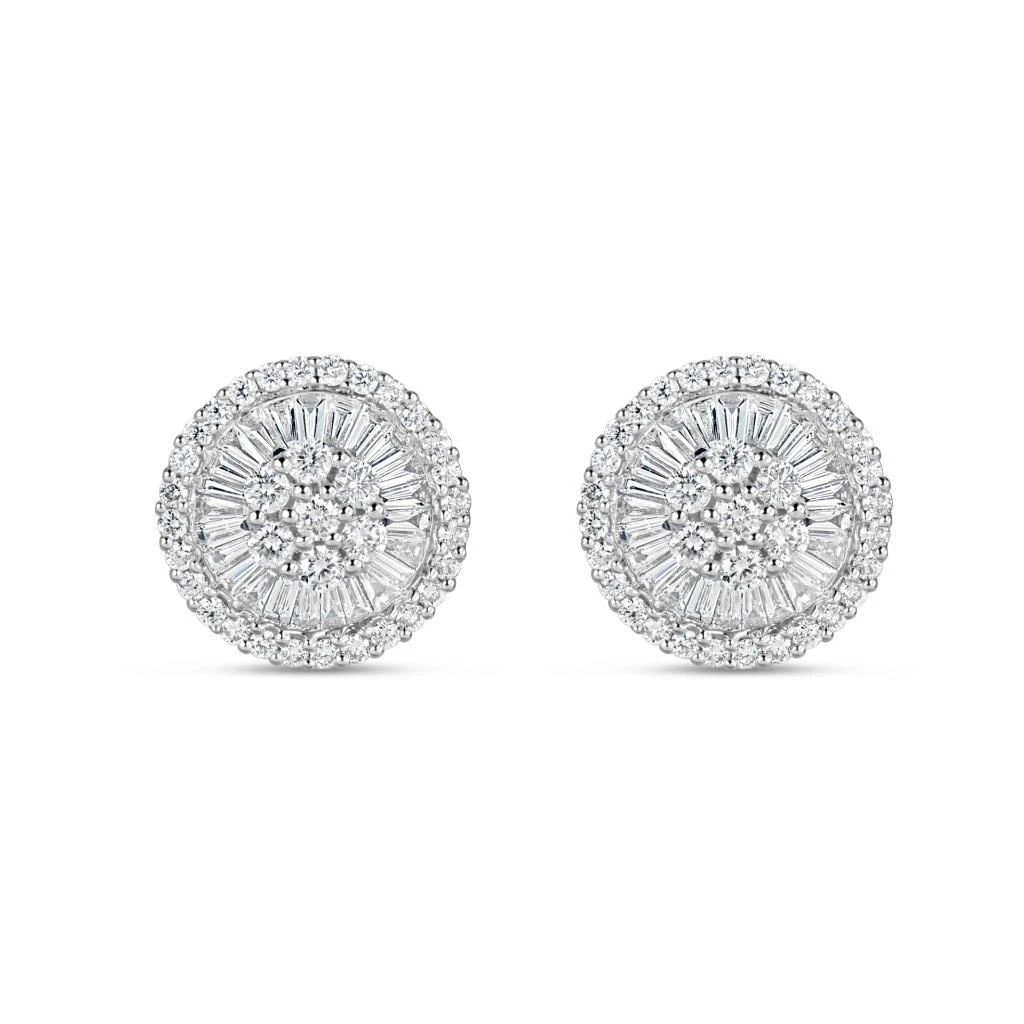 18KT WHITE GOLD DIAMOND FLOWER STUD EARRINGS: 18KT WHITE GOLD DIAMOND FLOWER STUD EARRINGS 18KT WHITE GOLD DIAMOND FLOWER STUD EARRINGS The Following Items we are offering is a Gorgeous Pair of Radiant 18KT White Gold Rare Large Brilliant White D