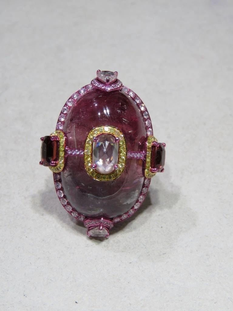 18KT GOLD 63CT TOURMALINE DIAMOND RING (1 of 2)