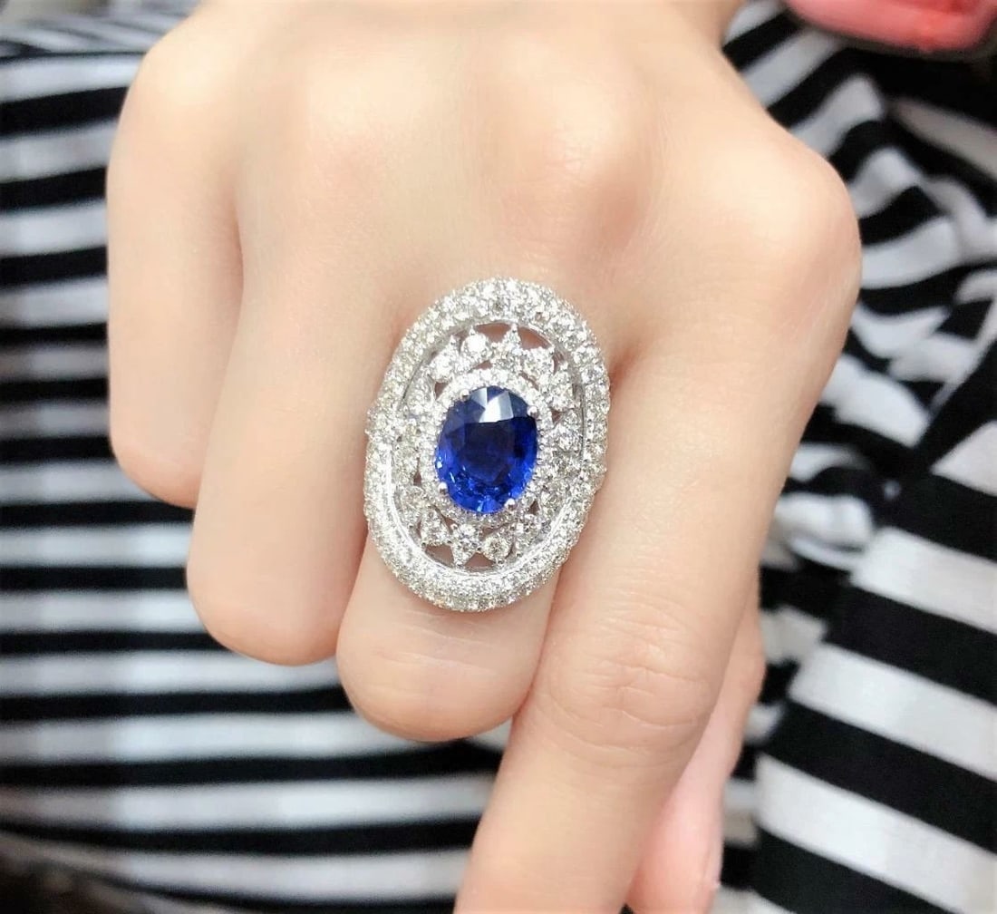 18KT GOLD FANCY BLUE SAPPHIRE DIAMOND RING (1 of 2)