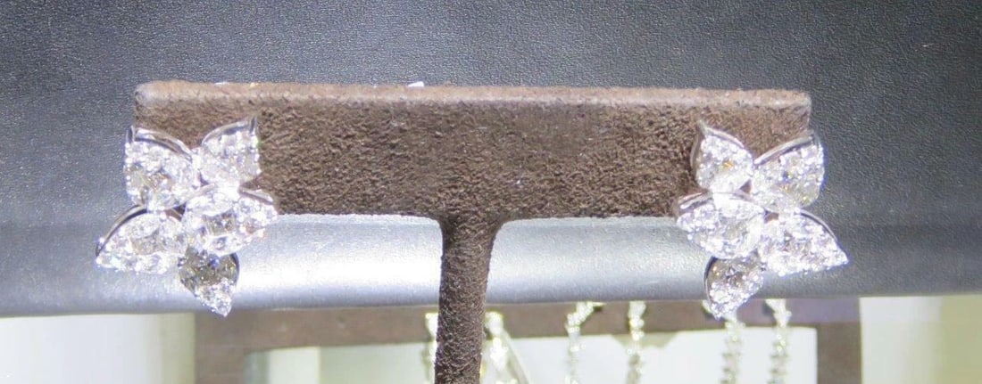 18KT GOLD RARE IMPORTANT LARGE DIAMOND CLUSTER EARRINGS (1 of 2)