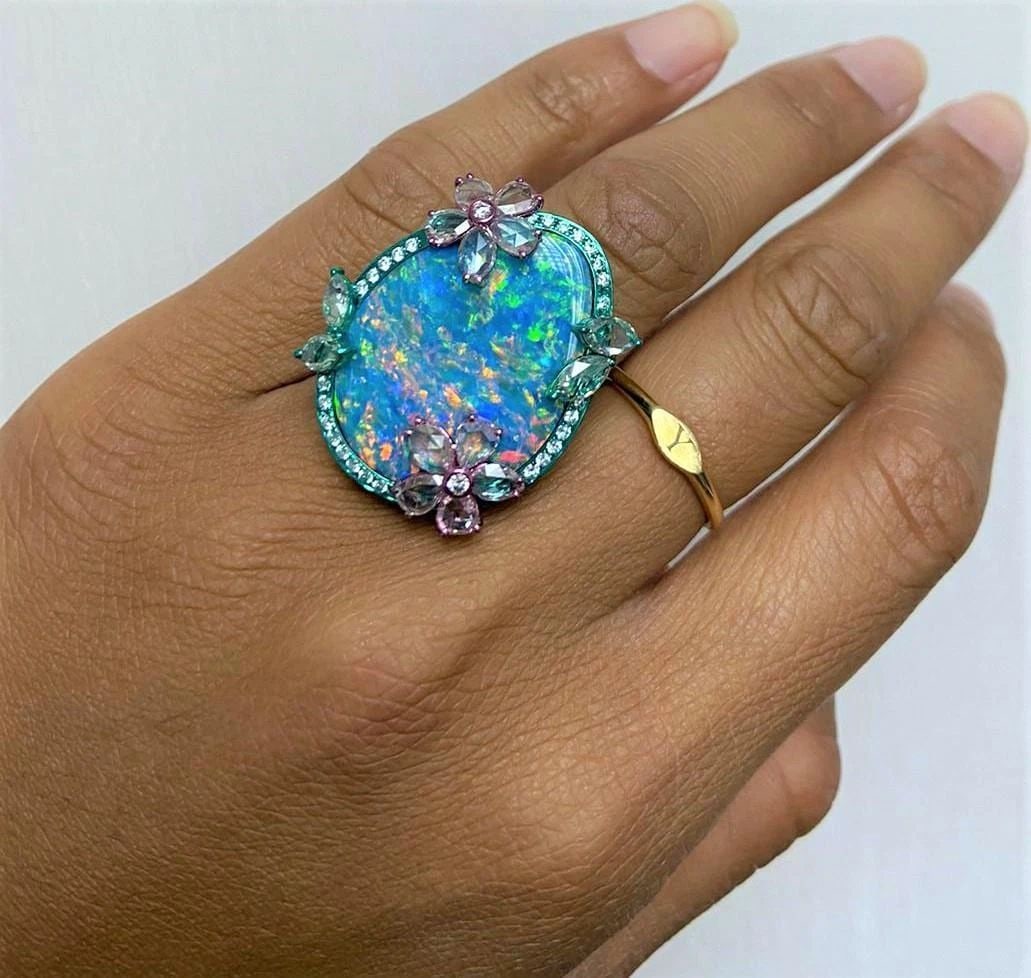 18KT GOLD GORGEOUS BLACK OPAL FLORAL DIAMOND RING (1 of 2)