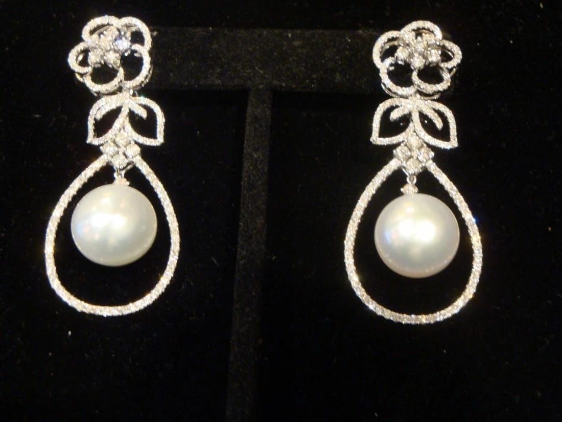 18KT FANCY HUGE SOUTH SEA AA-AAA PEARL DIAMOND EARRINGS!! (1 of 2)
