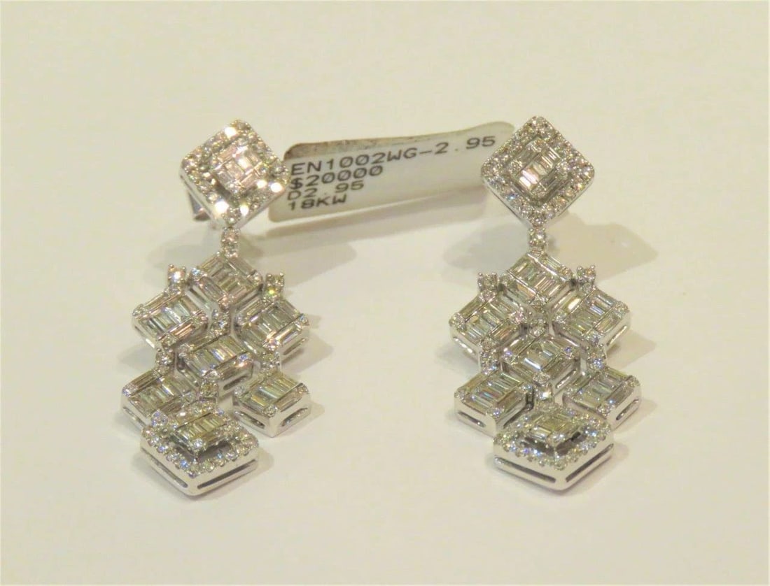 18KT GOLD RARE MAGNIFICENT LARGE DIAMOND DANGLE EARRINGS (1 of 2)