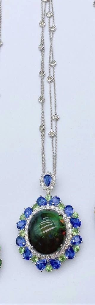 18KT LRG BLACK OPAL SAPPHIRE DIAMOND PENDANT NECKLACE (1 of 2)