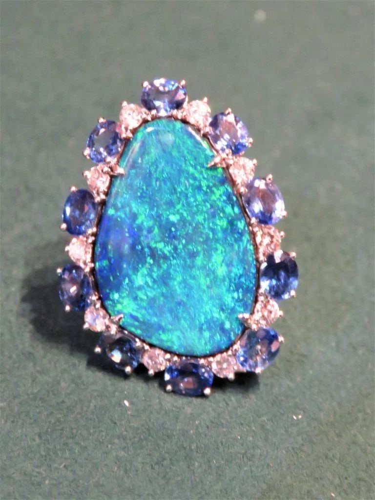 18KT LARGE BLACK OPAL SAPPHIRE DIAMOND RING! (1 of 2)