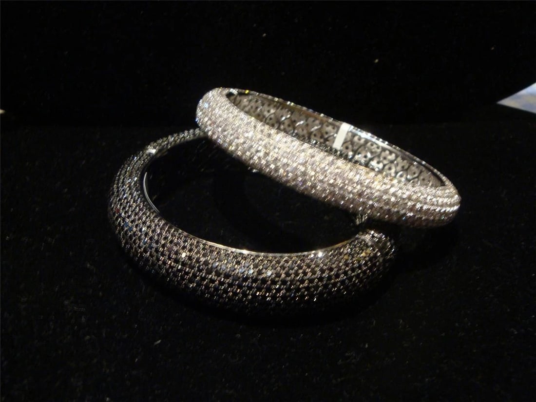 WHITE BLACK GEN SAPPHIRE SPINEL JEWEL CUFF BANGLE BRACELETS 66CTS (1 of 2)