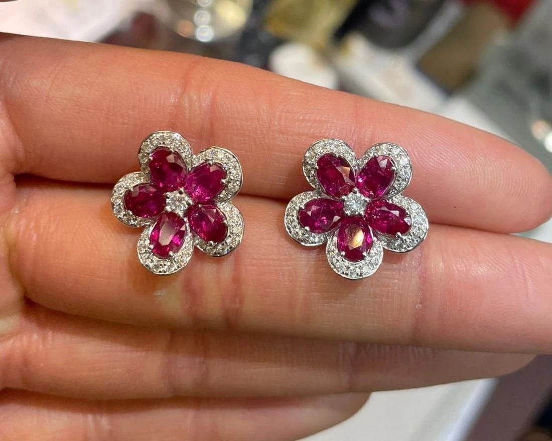 18KT GORGEOUS 6CT NATURAL RUBY DIAMOND FLORAL EARRINGS (1 of 2)