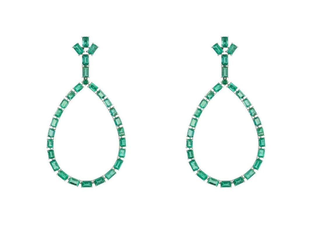 18KT GOLD GLITTERING EMERALD BAGUETTE DANGLE EARRINGS (1 of 2)